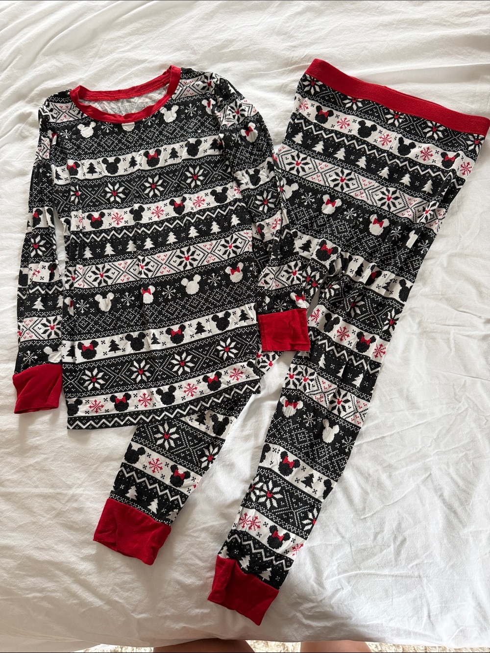 Kids Black & Red Holiday Disney Character Print Pajama Set